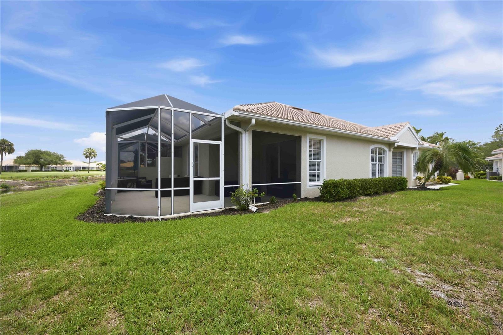 PELICAN POINTE GOLF & COUNTRY CLUB - Residential