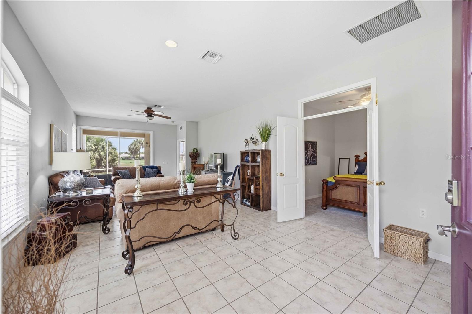 PELICAN POINTE GOLF & COUNTRY CLUB - Residential