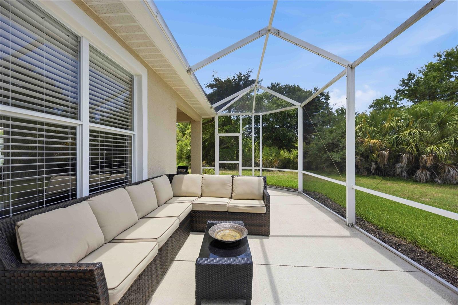 PELICAN POINTE GOLF & COUNTRY CLUB - Residential