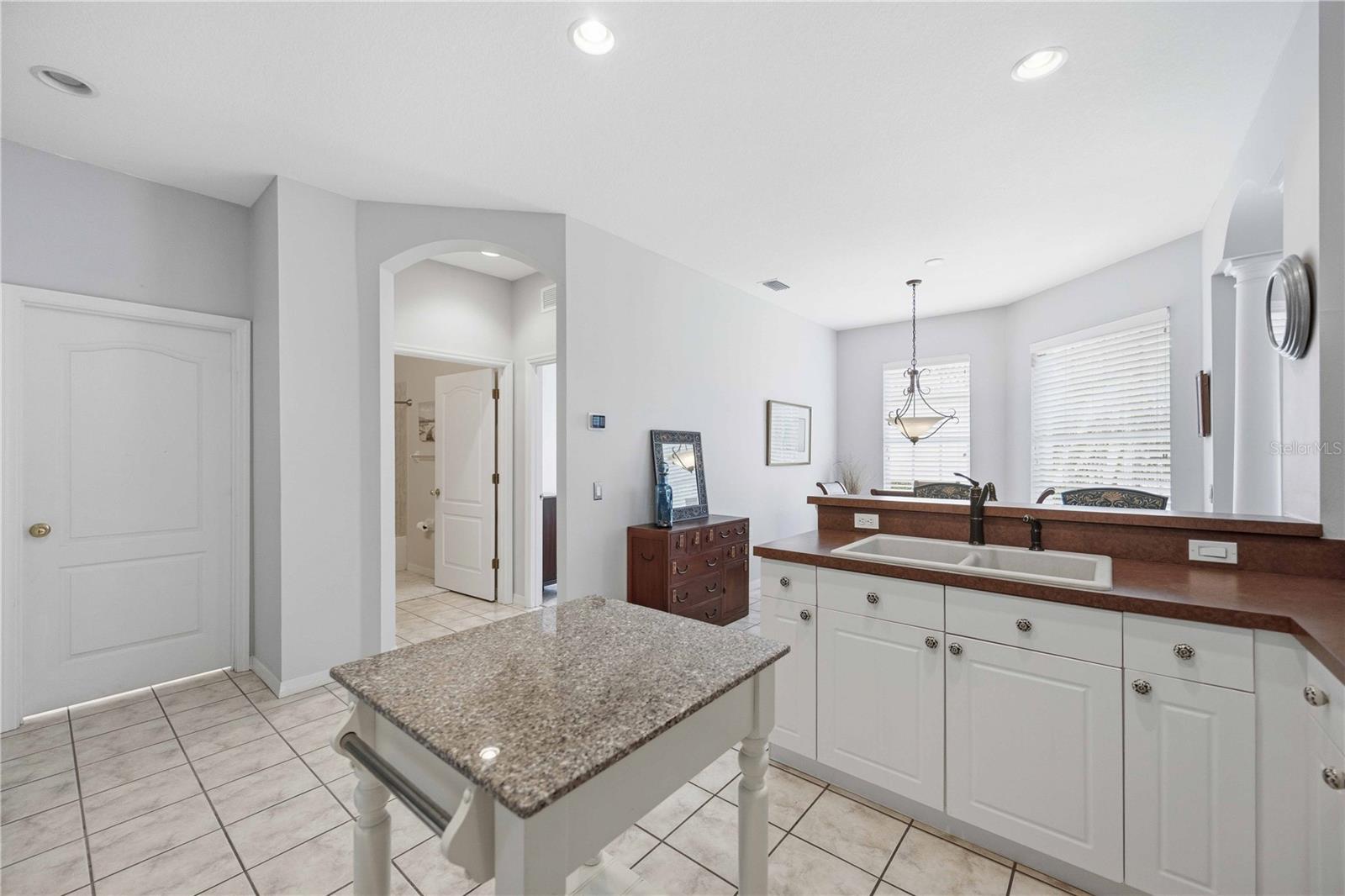 PELICAN POINTE GOLF & COUNTRY CLUB - Residential
