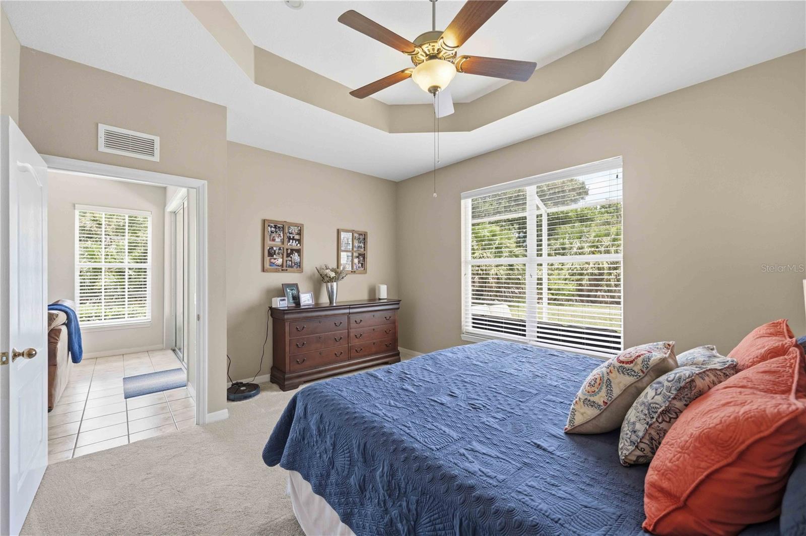 PELICAN POINTE GOLF & COUNTRY CLUB - Residential