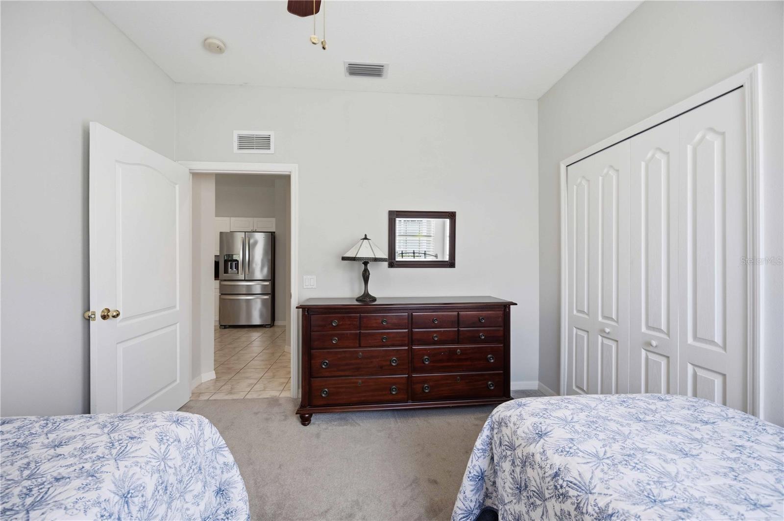 PELICAN POINTE GOLF & COUNTRY CLUB - Residential