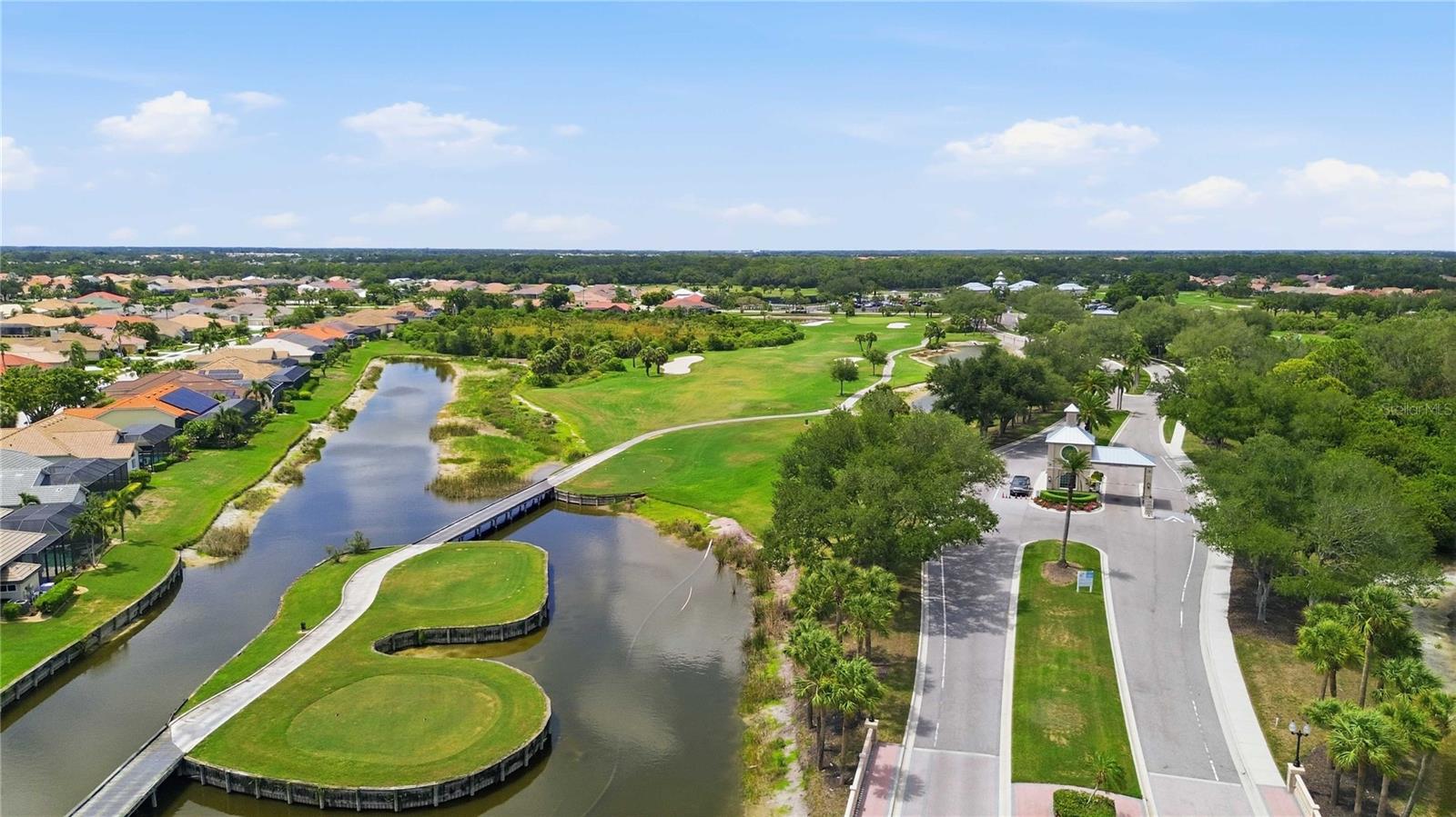 PELICAN POINTE GOLF & COUNTRY CLUB - Residential