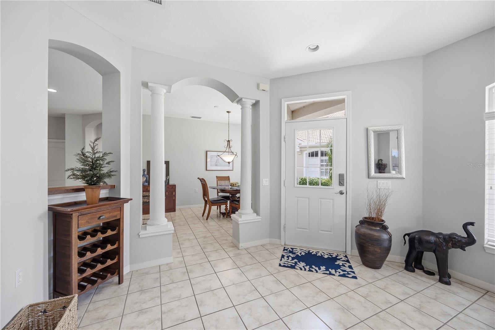 PELICAN POINTE GOLF & COUNTRY CLUB - Residential