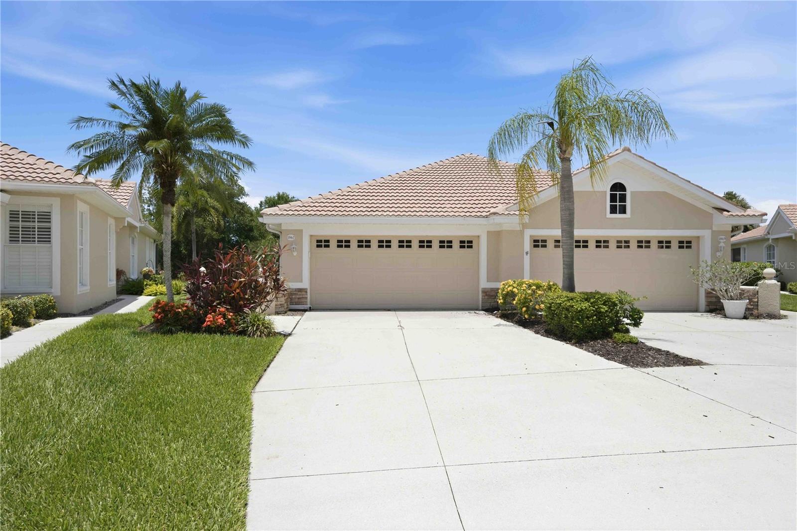 PELICAN POINTE GOLF & COUNTRY CLUB - Residential