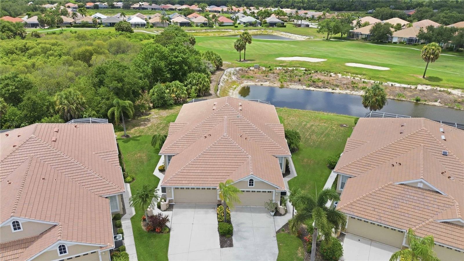 PELICAN POINTE GOLF & COUNTRY CLUB - Residential
