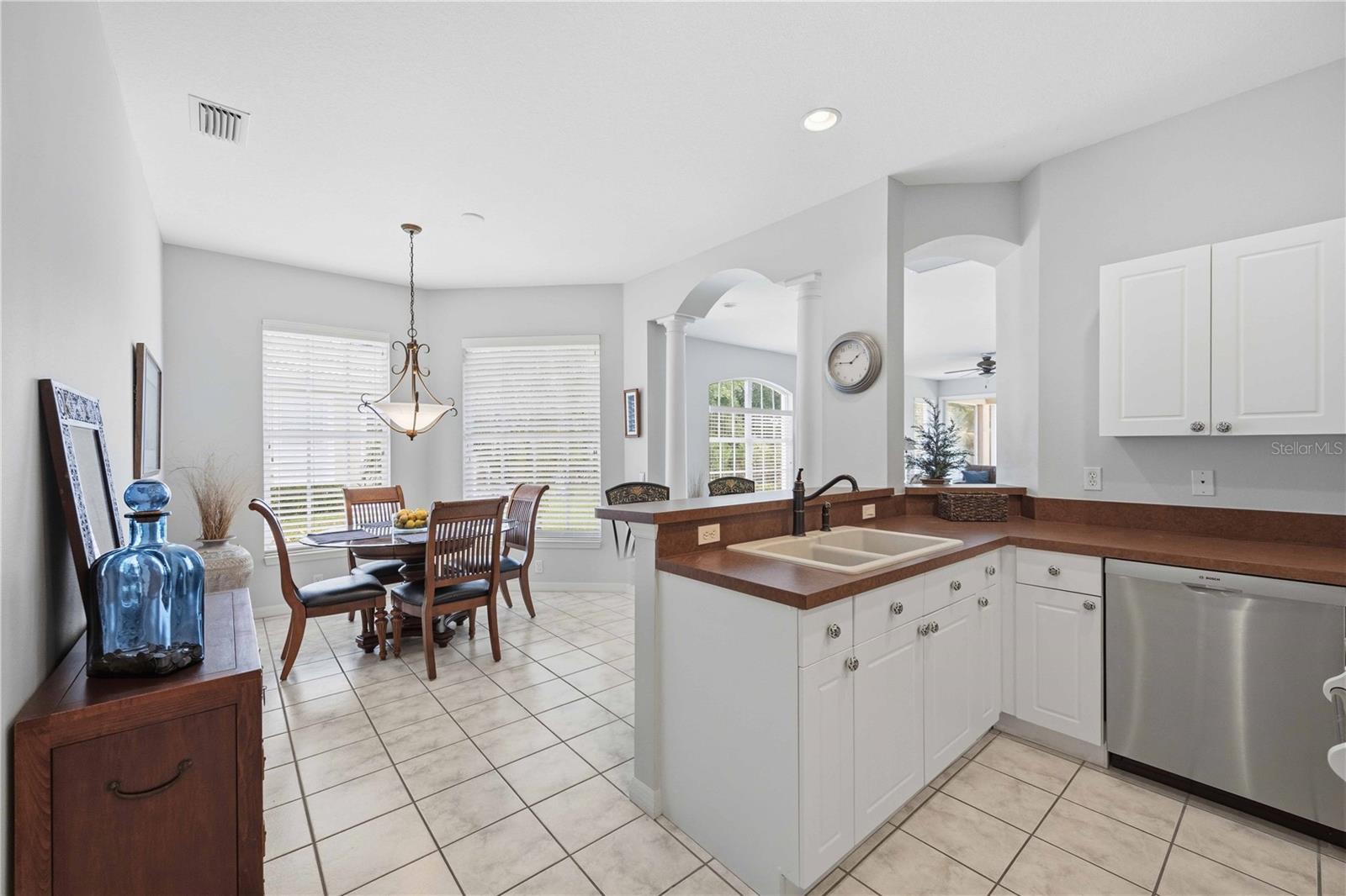 PELICAN POINTE GOLF & COUNTRY CLUB - Residential