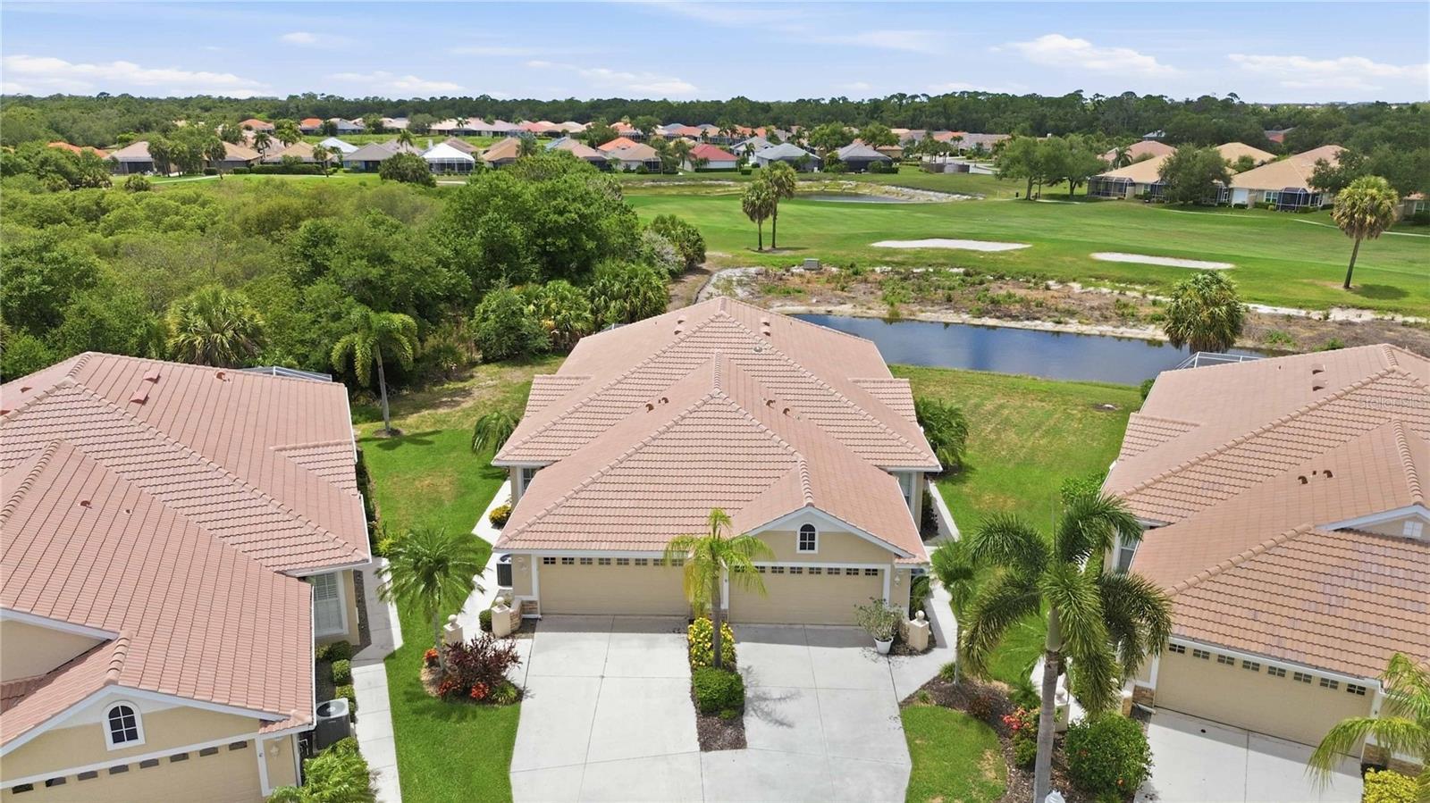 PELICAN POINTE GOLF & COUNTRY CLUB - Residential