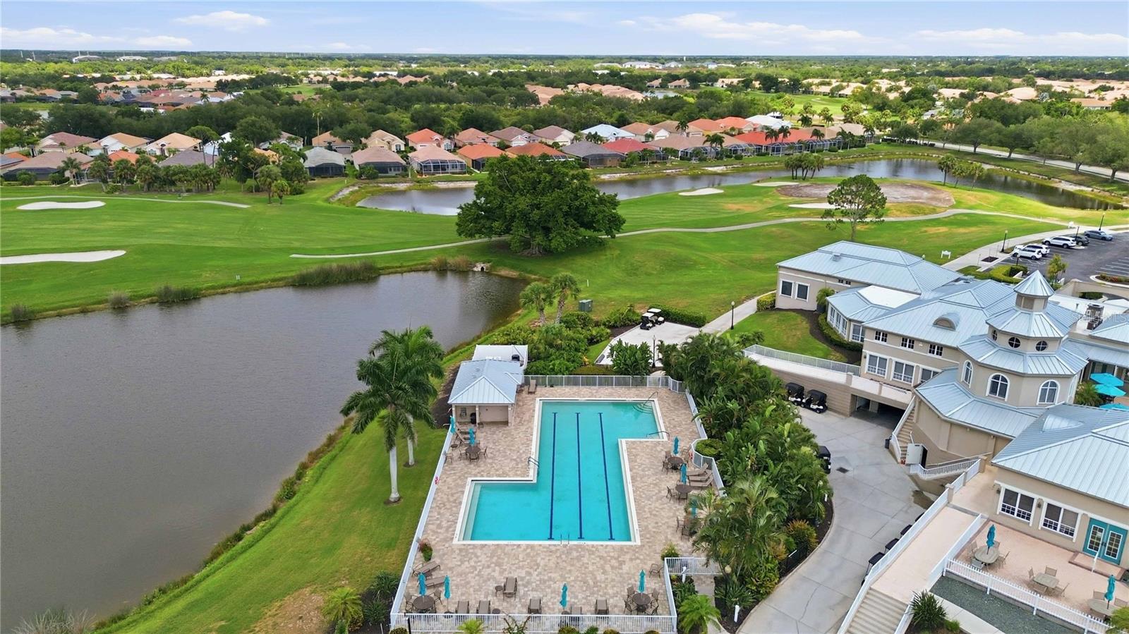 PELICAN POINTE GOLF & COUNTRY CLUB - Residential