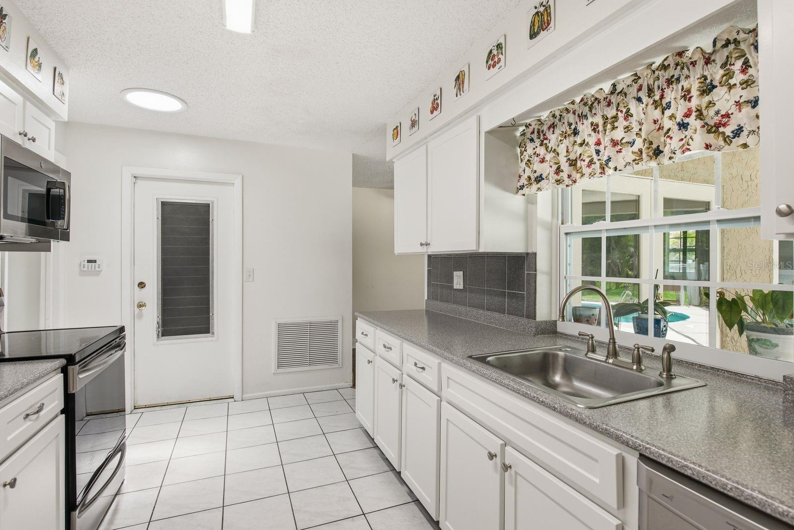 ANCHORAGE OF TARPON LAKE UNIT THREE THE - Residential