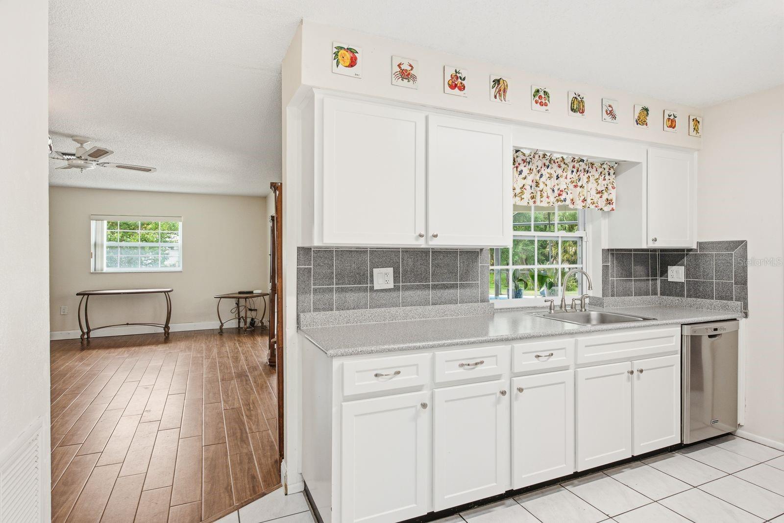 ANCHORAGE OF TARPON LAKE UNIT THREE THE - Residential