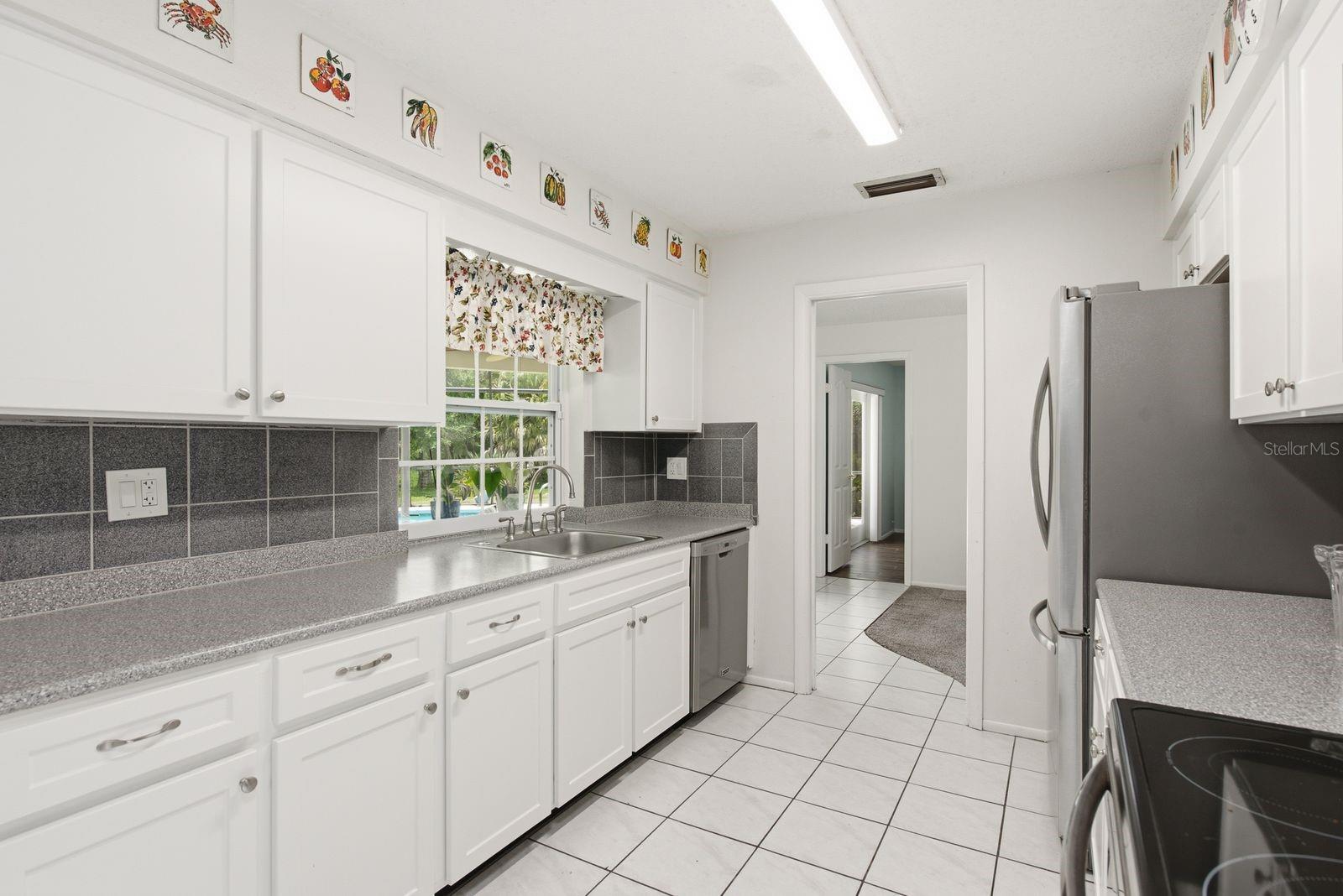 ANCHORAGE OF TARPON LAKE UNIT THREE THE - Residential