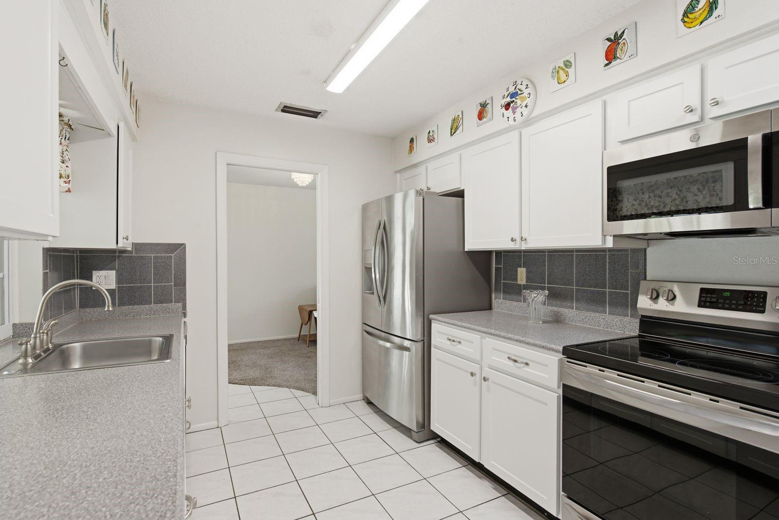 ANCHORAGE OF TARPON LAKE UNIT THREE THE - Residential