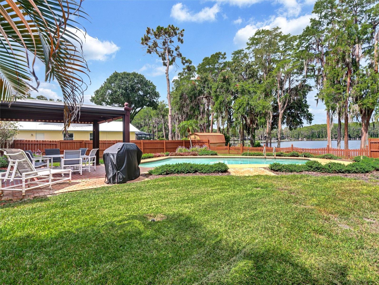 ARMISTEAD MANOR - Residential