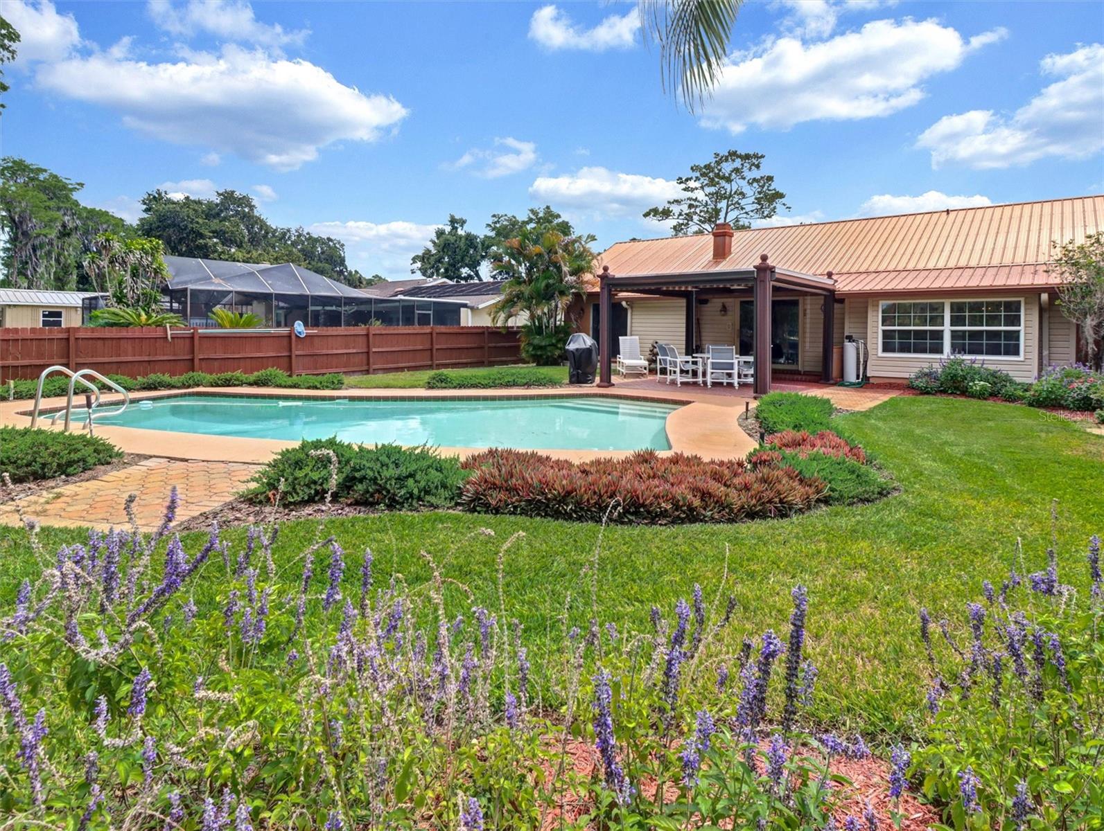 ARMISTEAD MANOR - Residential