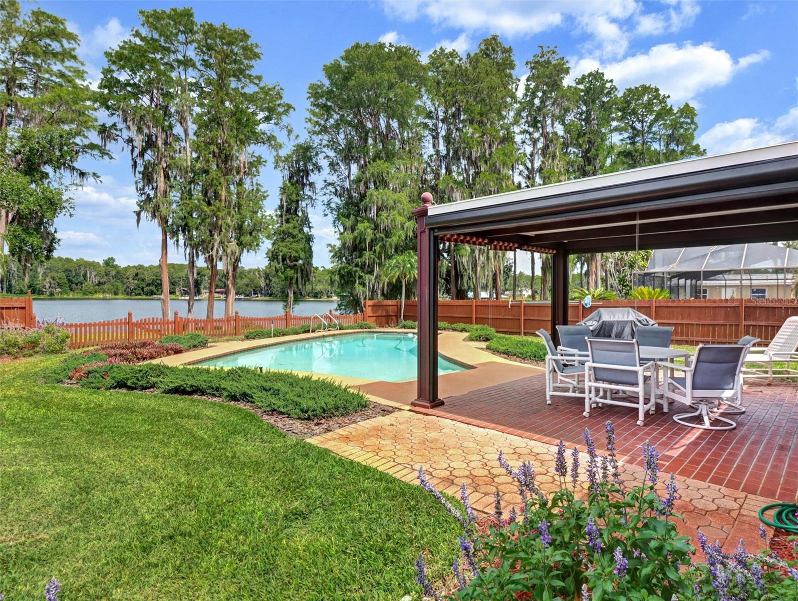 ARMISTEAD MANOR - Residential
