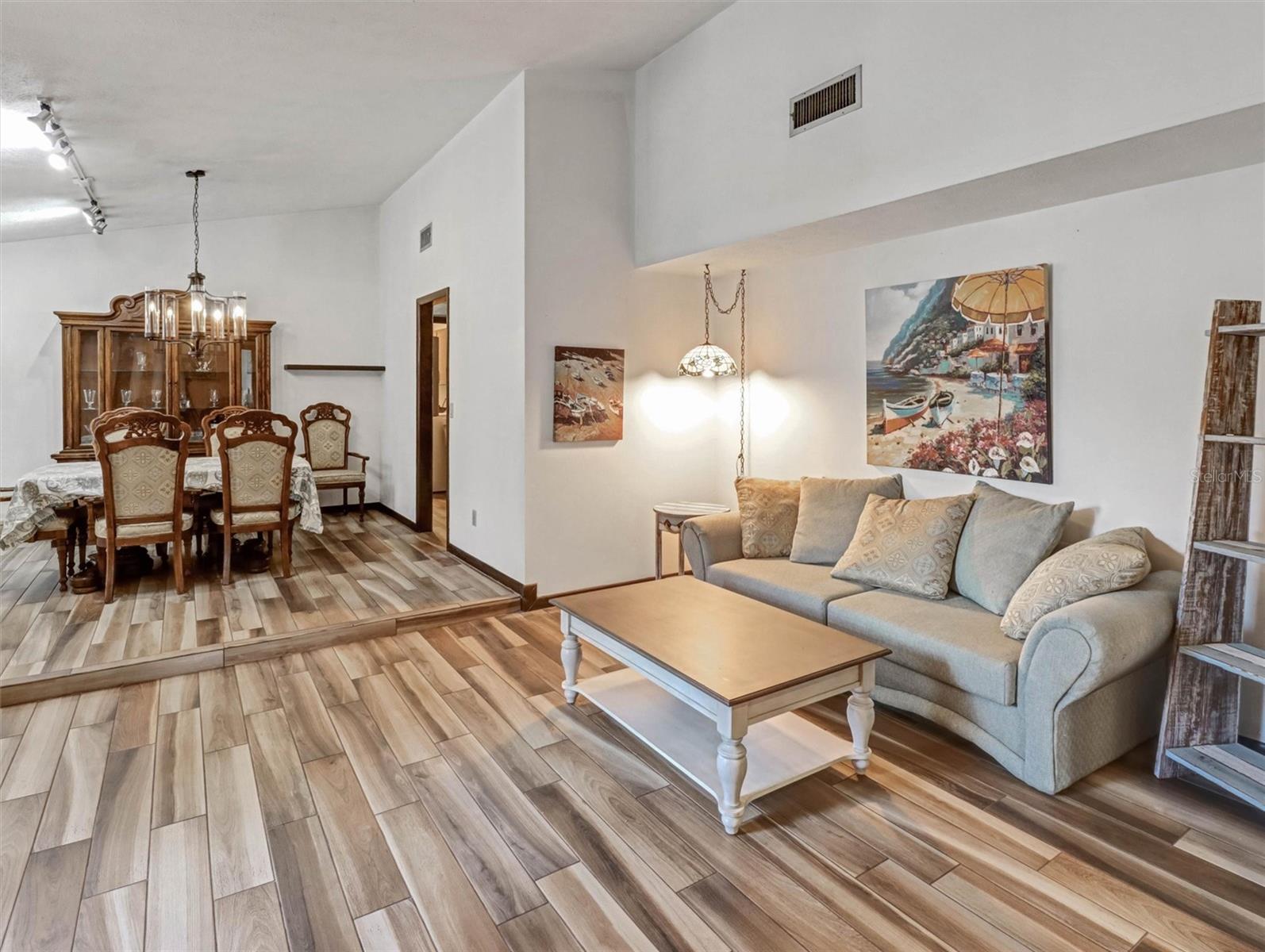 ARMISTEAD MANOR - Residential