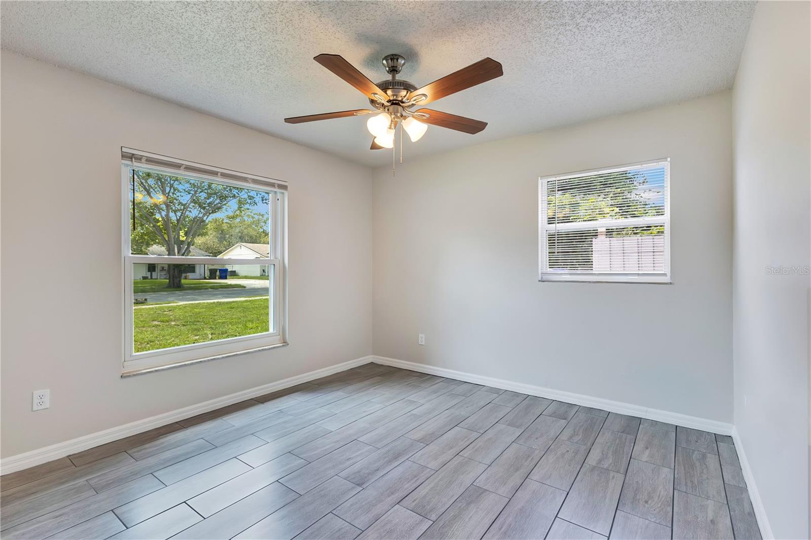 TWIN LAKES MANOR ADD 01 - Residential
