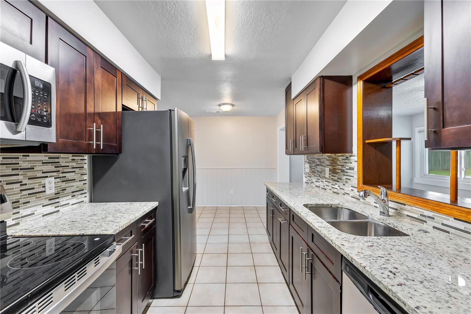 TWIN LAKES MANOR ADD 01 - Residential