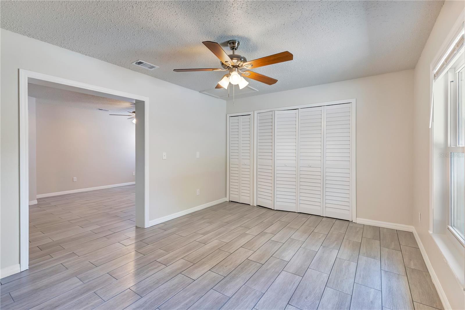 TWIN LAKES MANOR ADD 01 - Residential
