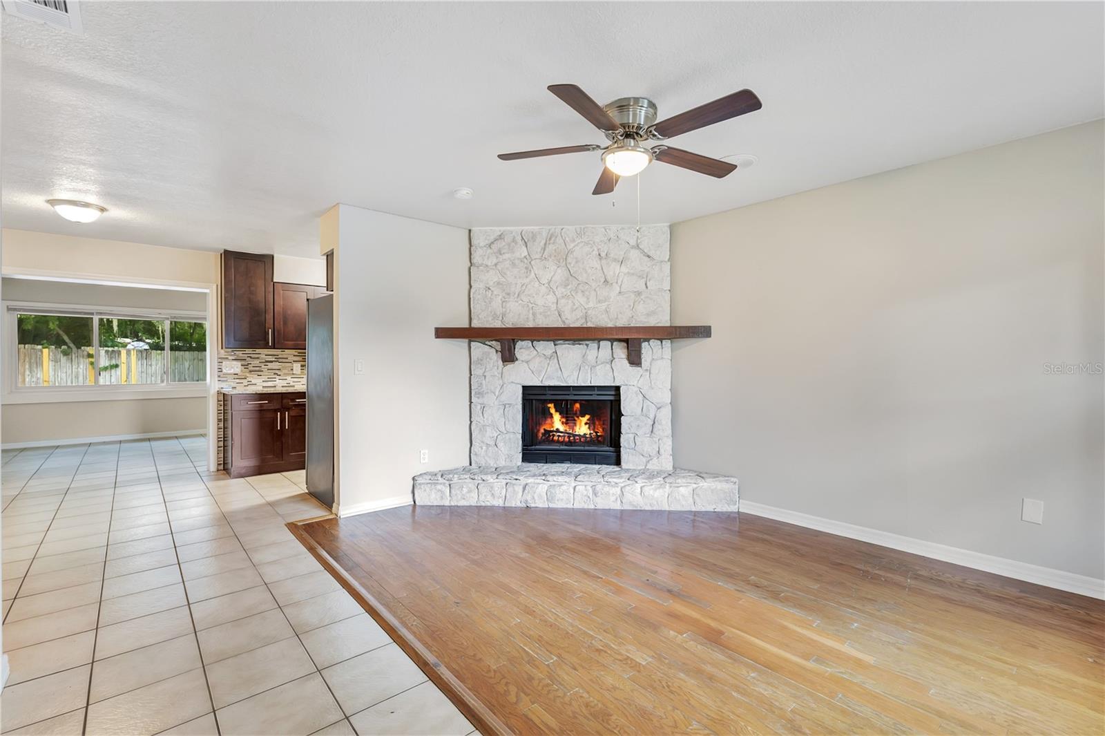 TWIN LAKES MANOR ADD 01 - Residential