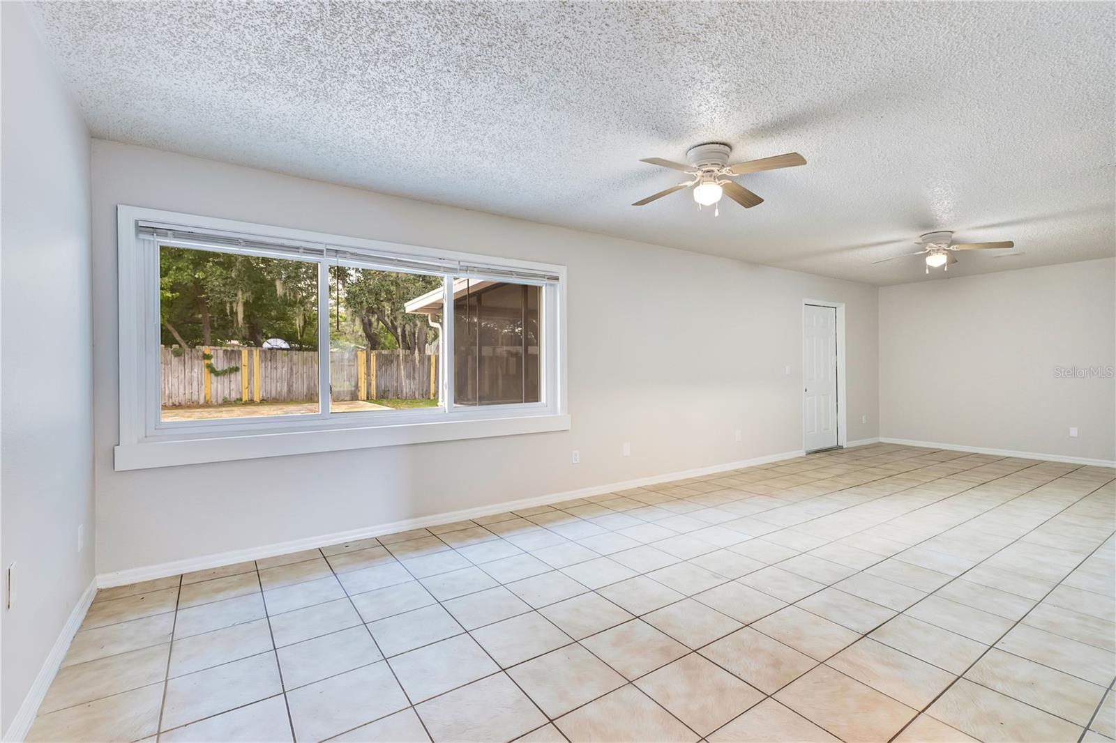 TWIN LAKES MANOR ADD 01 - Residential