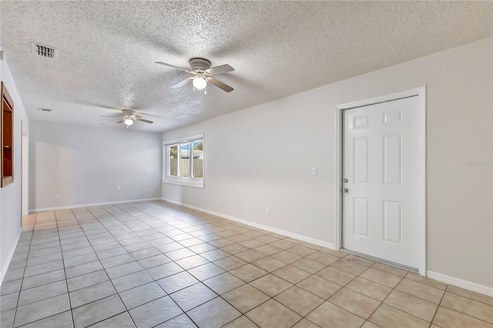 TWIN LAKES MANOR ADD 01 - Residential