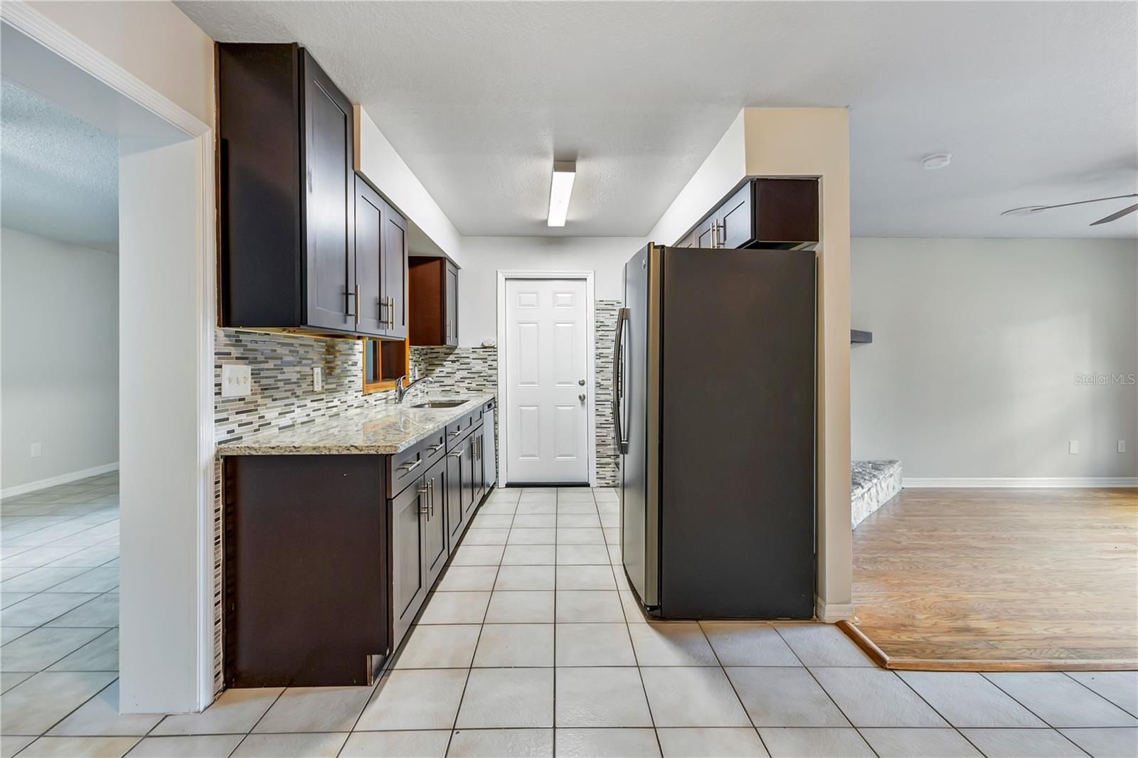 TWIN LAKES MANOR ADD 01 - Residential