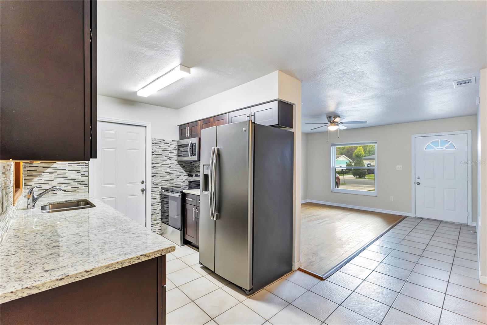 TWIN LAKES MANOR ADD 01 - Residential