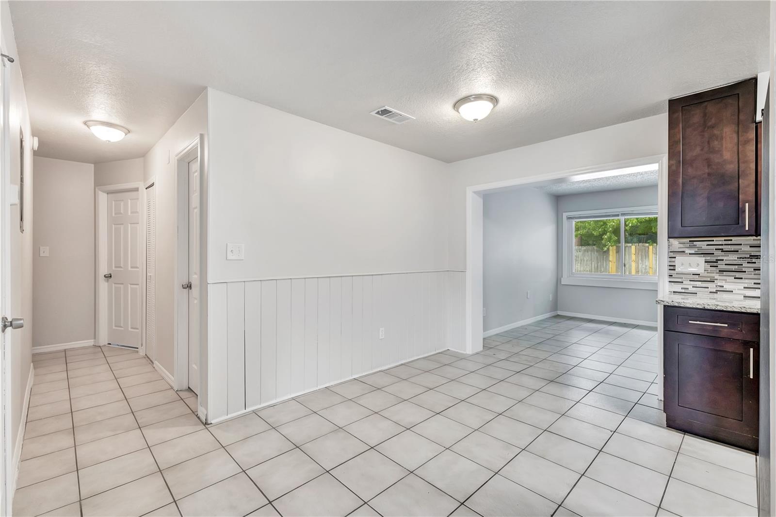 TWIN LAKES MANOR ADD 01 - Residential