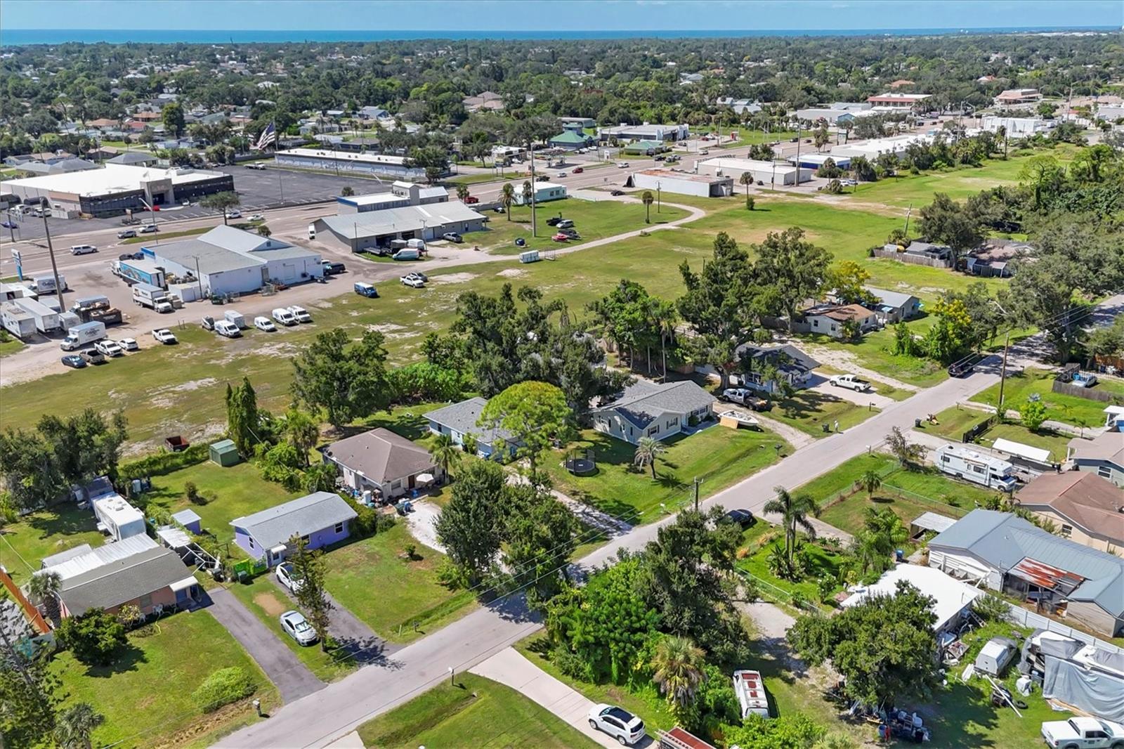 VENICE GROVES - Residential