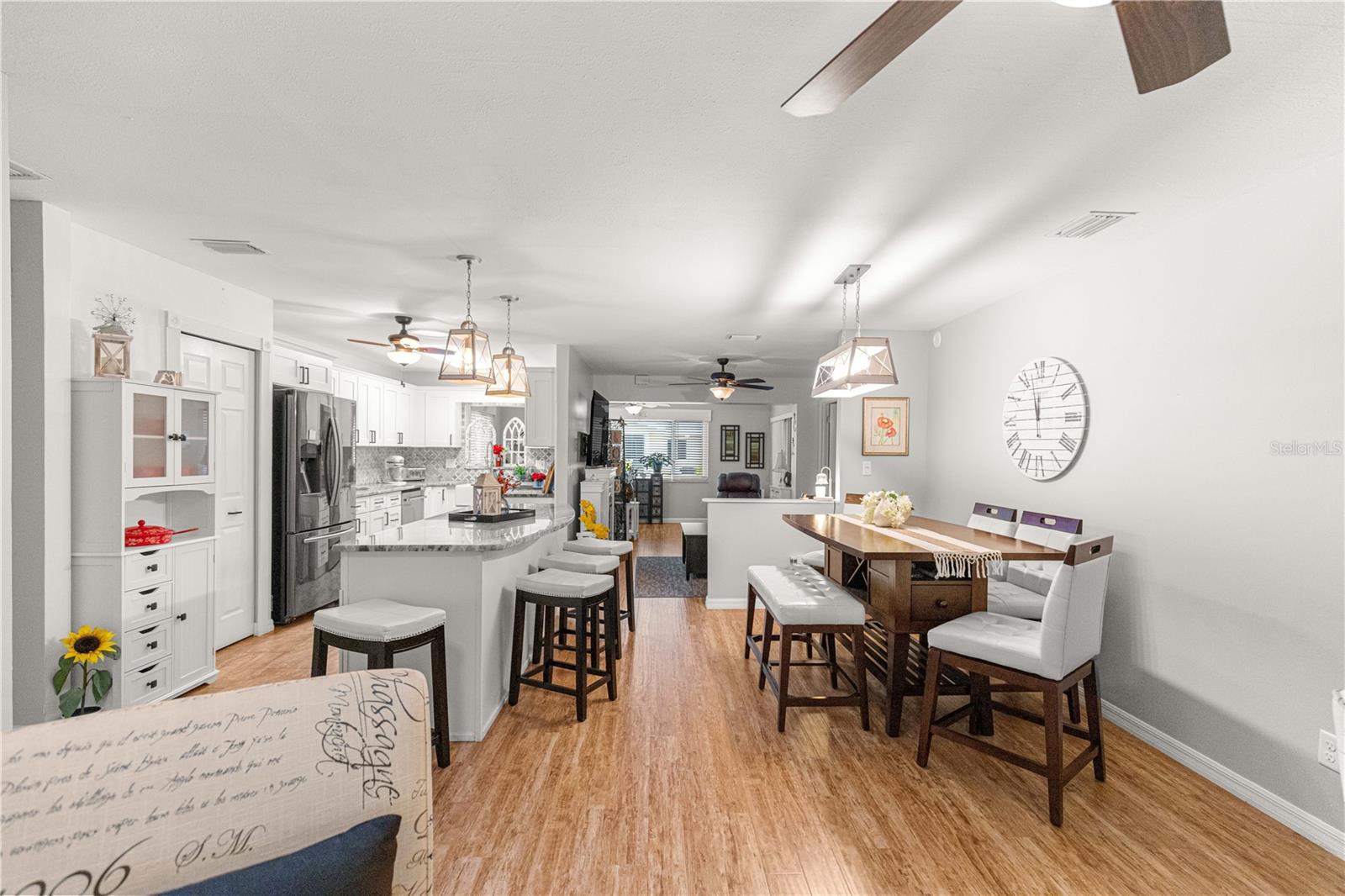 CIRCLE SQUARE WOODS - Residential