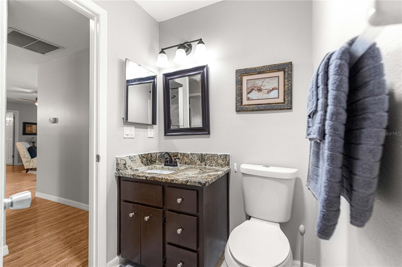 CIRCLE SQUARE WOODS - Residential