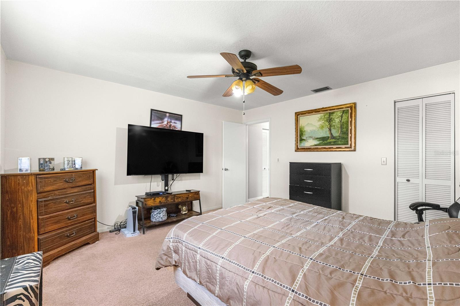 CIRCLE SQUARE WOODS - Residential