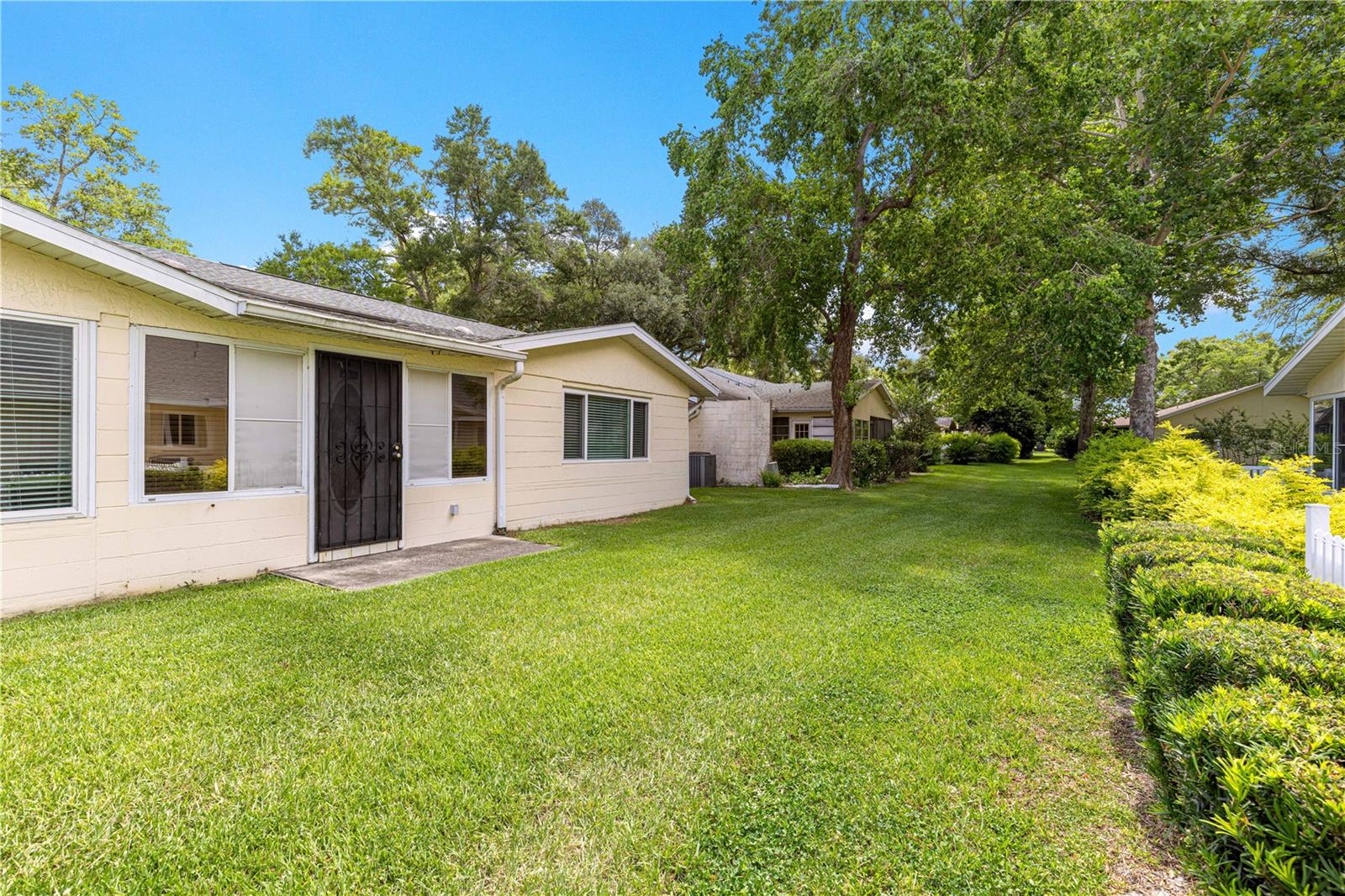 CIRCLE SQUARE WOODS - Residential