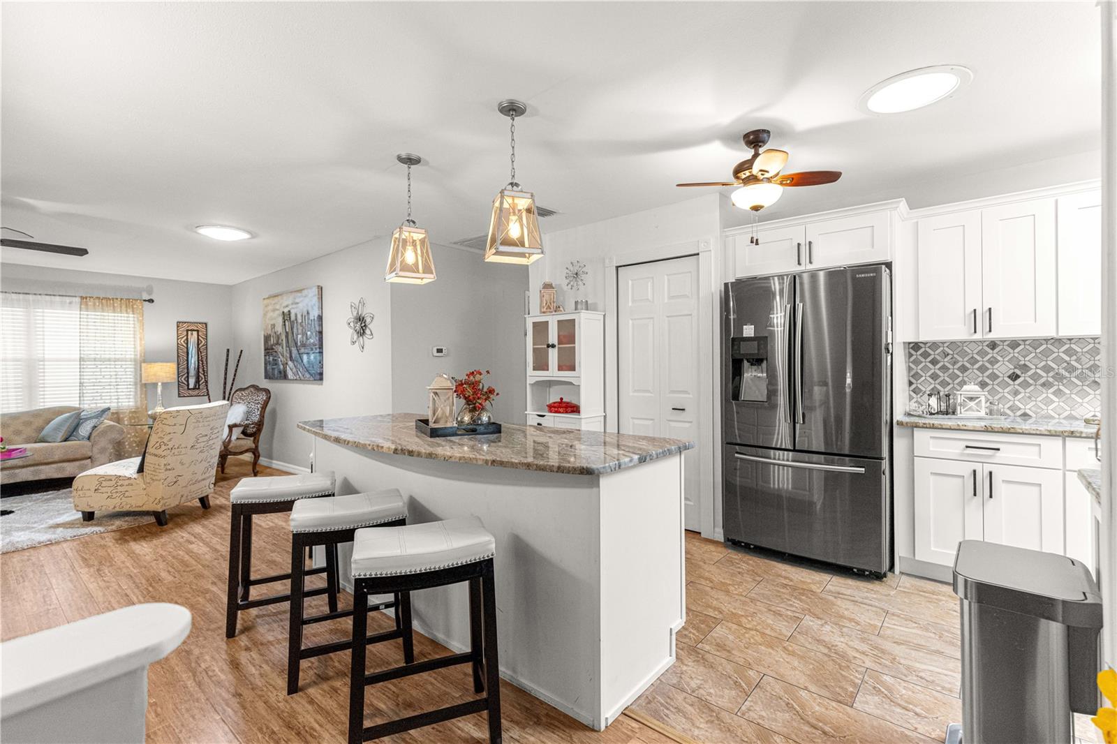 CIRCLE SQUARE WOODS - Residential