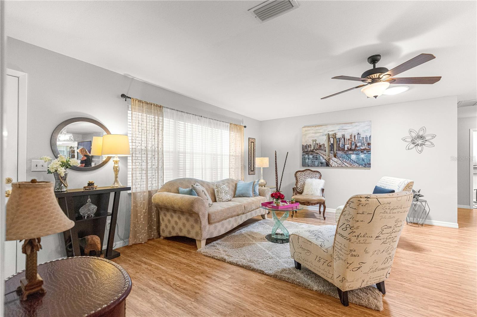 CIRCLE SQUARE WOODS - Residential