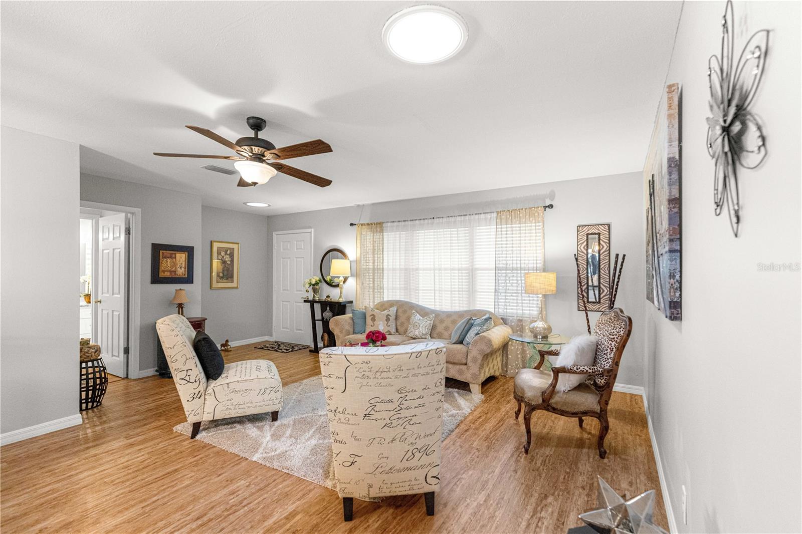 CIRCLE SQUARE WOODS - Residential