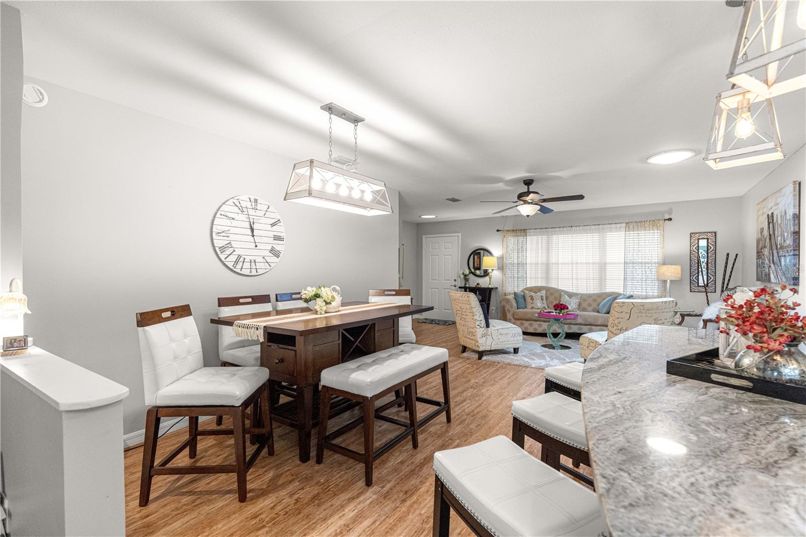 CIRCLE SQUARE WOODS - Residential