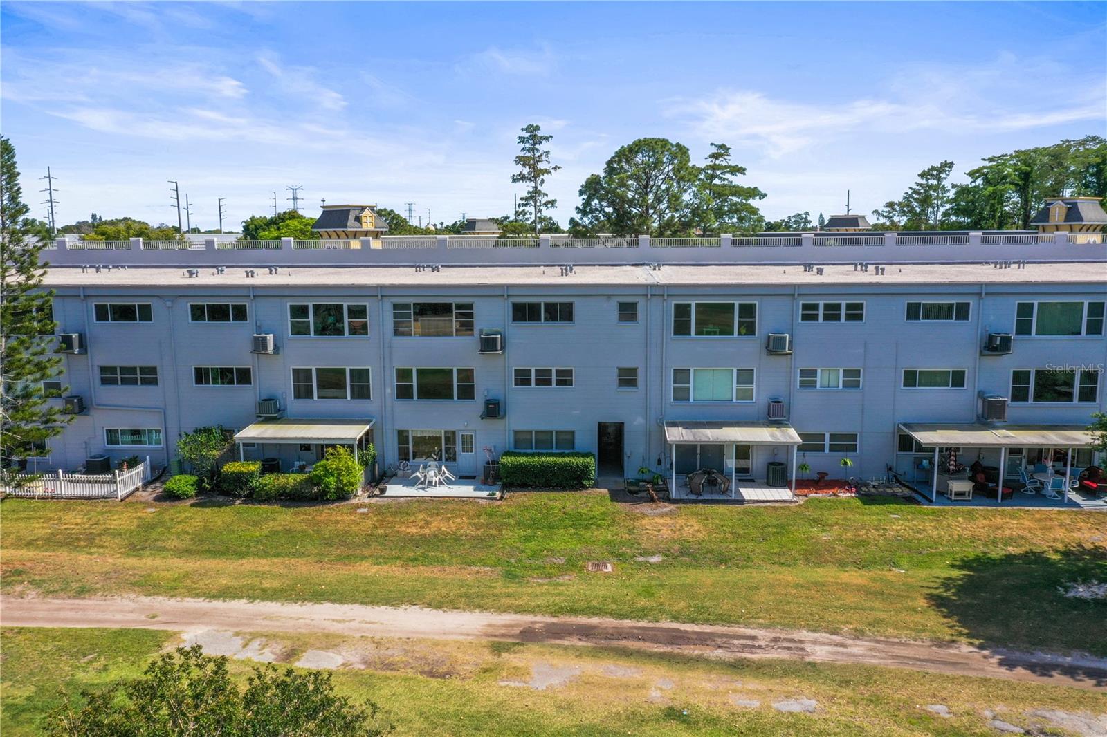 ON TOP OF THE WORLD - Residential