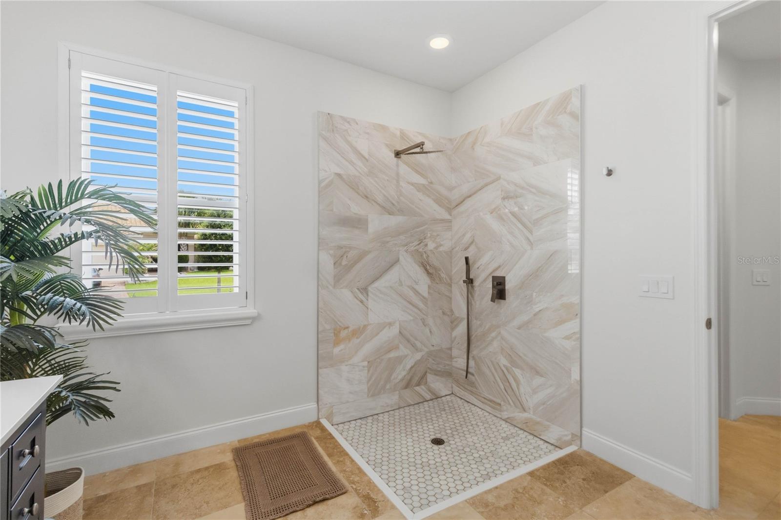 BELLALAGO PH 7L - Residential