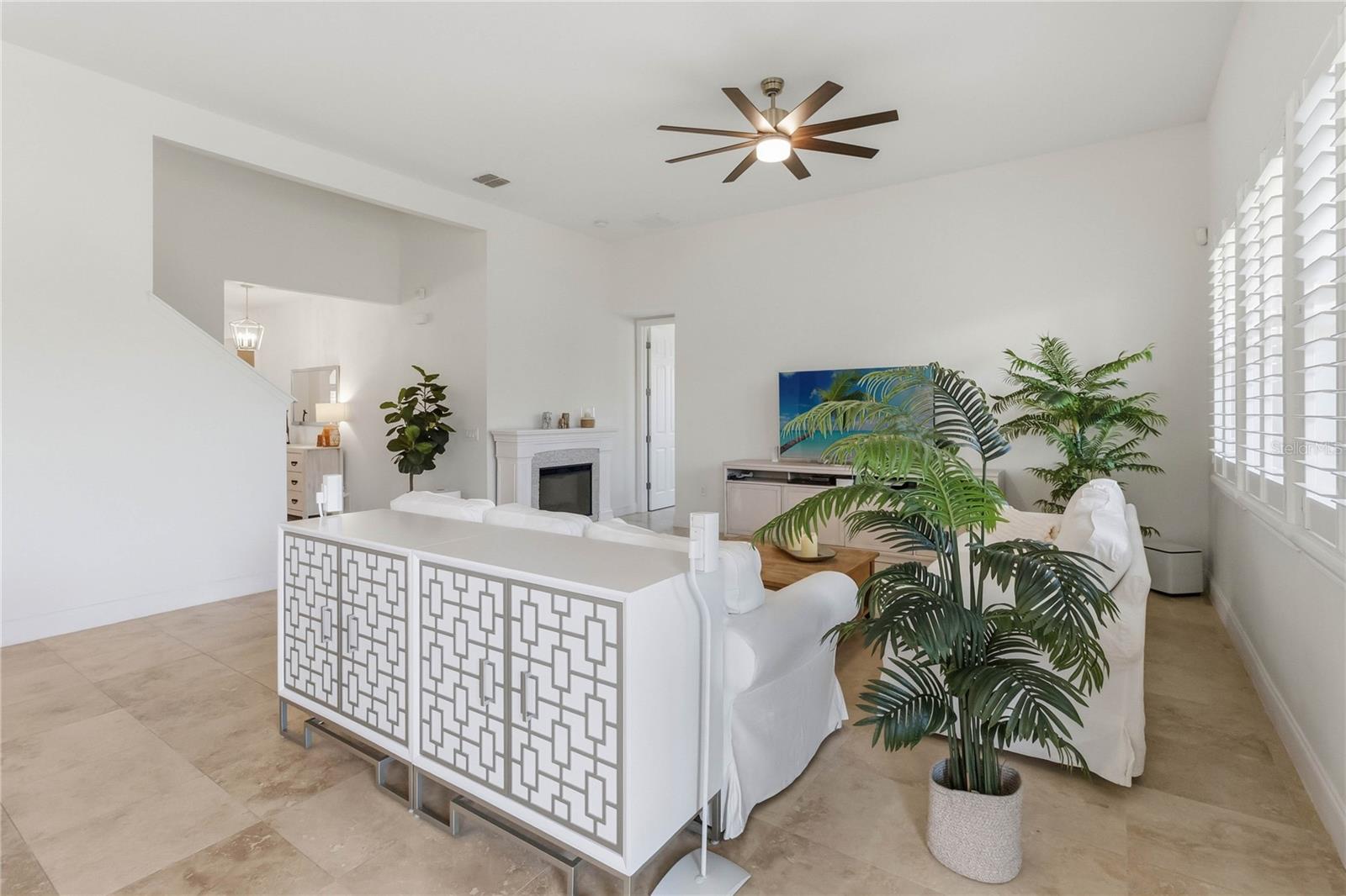 BELLALAGO PH 7L - Residential