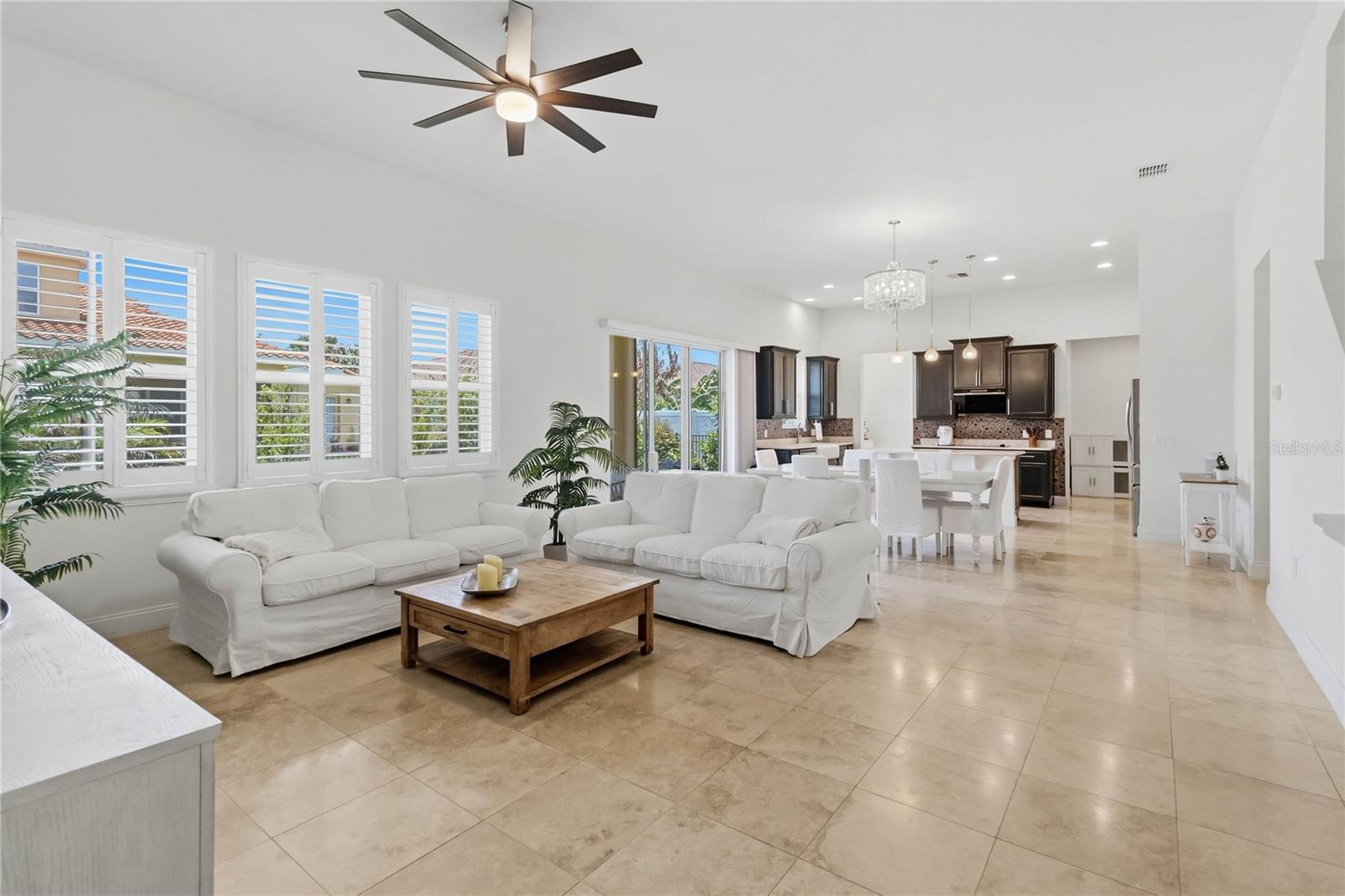 BELLALAGO PH 7L - Residential