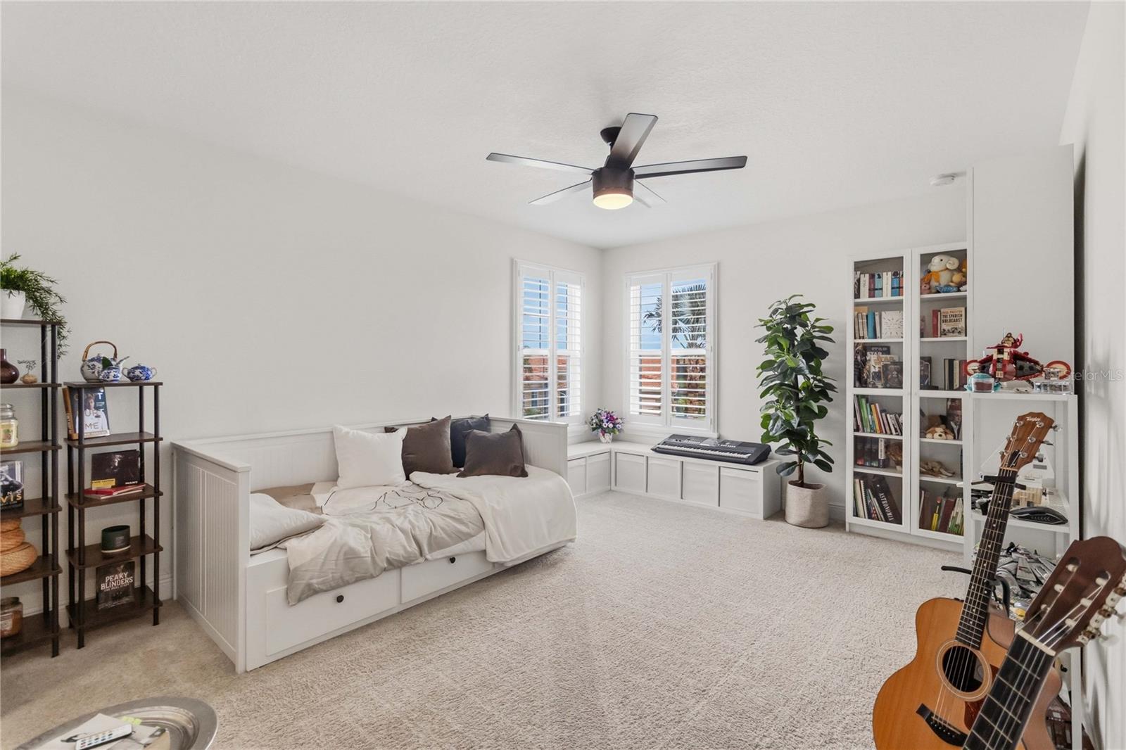 BELLALAGO PH 7L - Residential