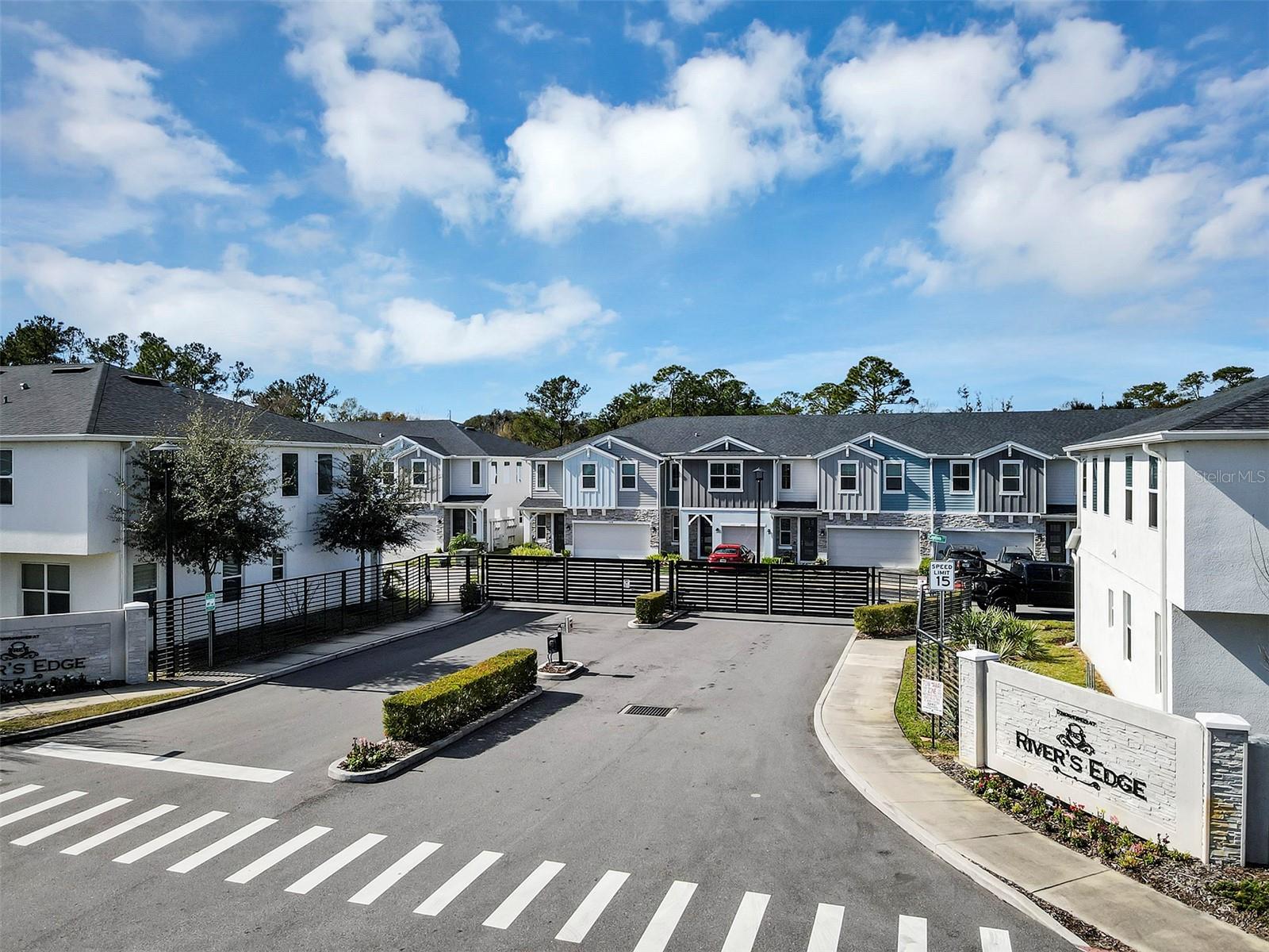 TOWNHOMES AT RIVERS EDGE - Residential Lease