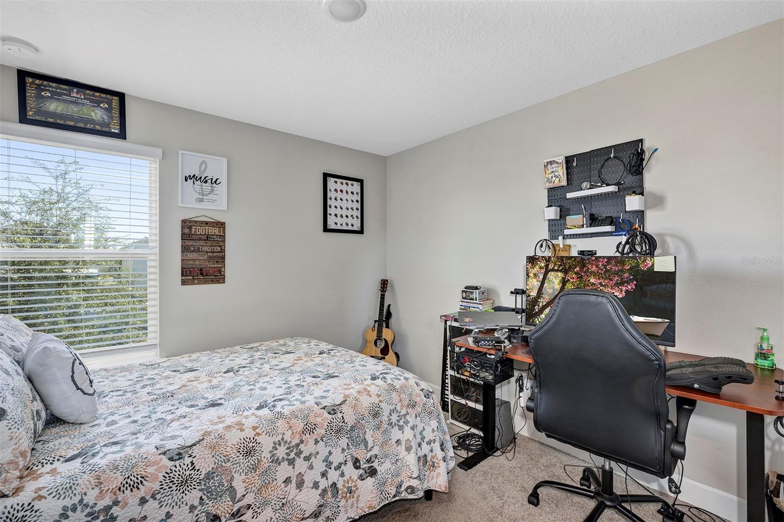 TOWNHOMES AT RIVERS EDGE - Residential Lease
