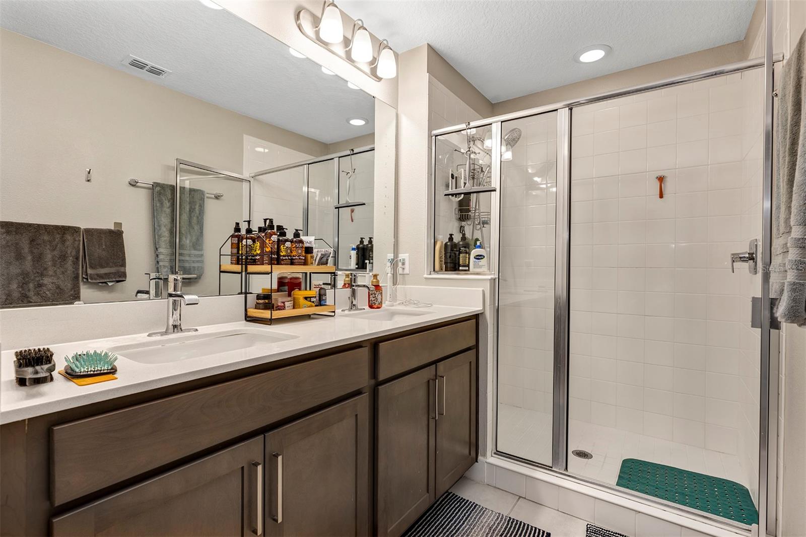 TOWNHOMES AT RIVERS EDGE - Residential Lease