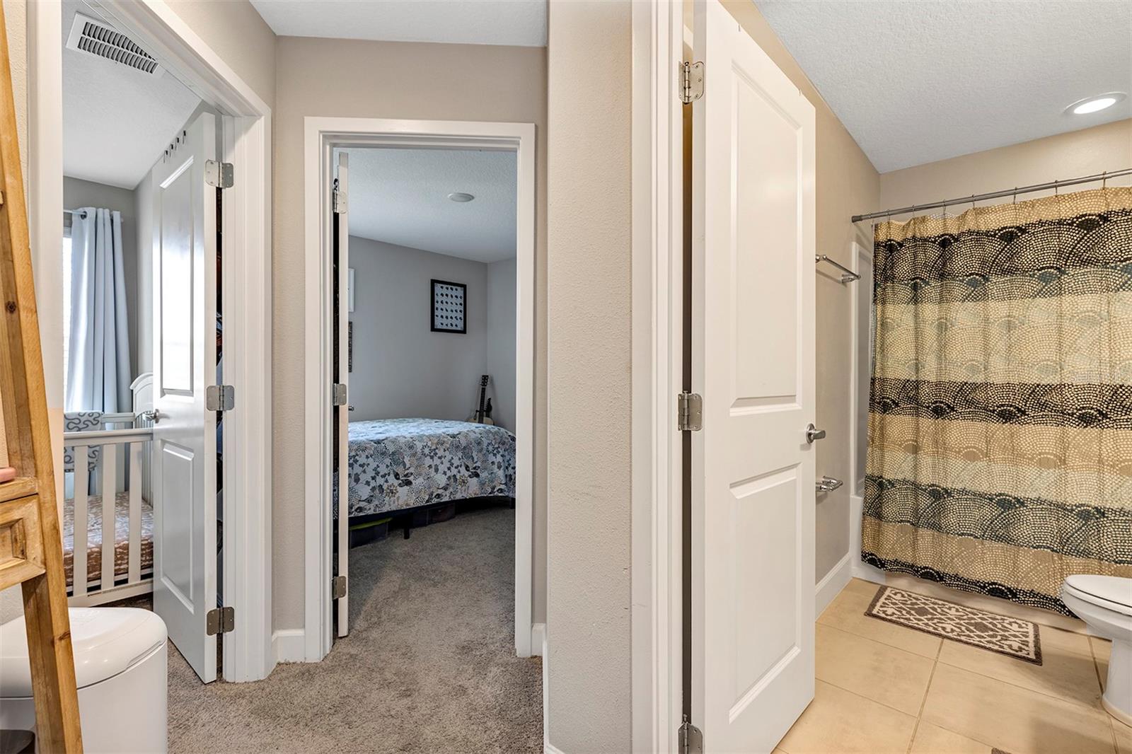 TOWNHOMES AT RIVERS EDGE - Residential Lease