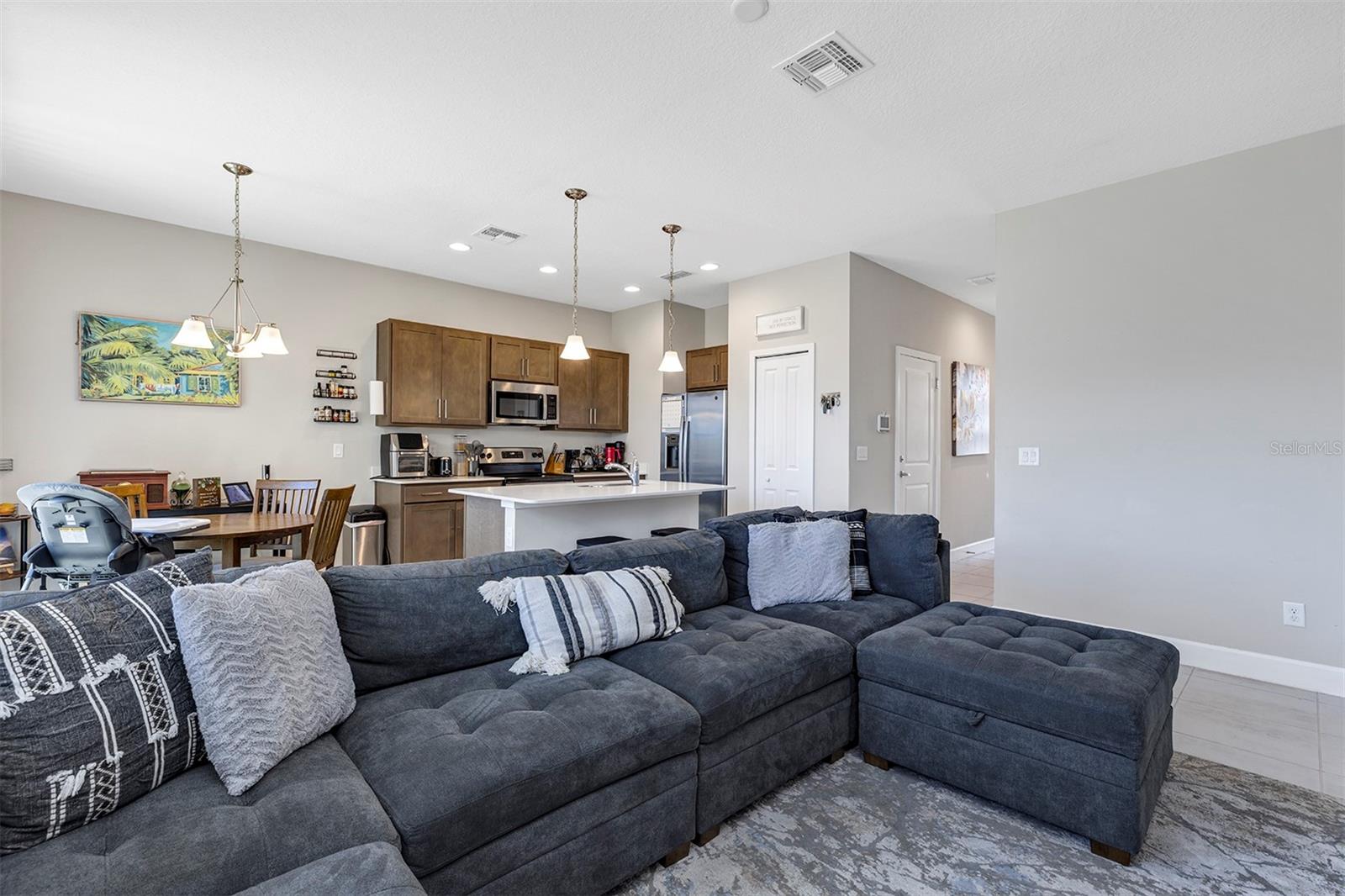 TOWNHOMES AT RIVERS EDGE - Residential Lease