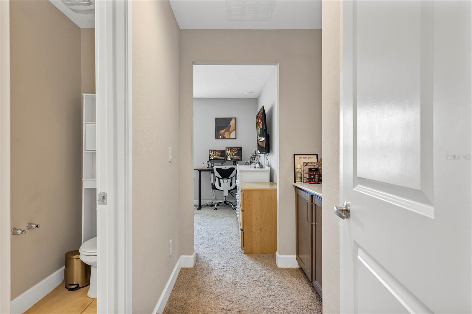 TOWNHOMES AT RIVERS EDGE - Residential Lease